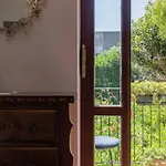 Au Jardin Fleuri לינה וארוחת בוקר