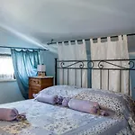 ベッド・アンド・ブレックファスト Au Jardin Fleuri 2*