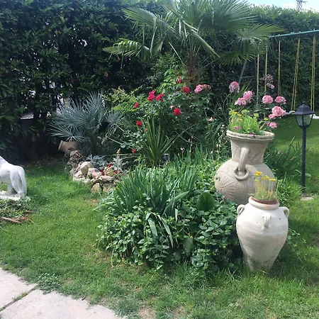 Au Jardin Fleuri 2* San Giovanni Lupatoto