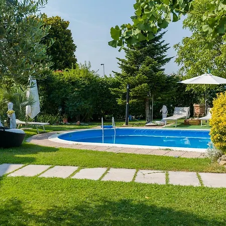 Au Jardin Fleuri 2* San Giovanni Lupatoto