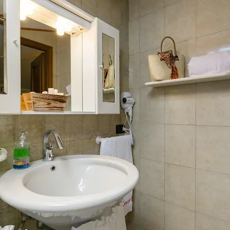 Au Jardin Fleuri Bed & Breakfast