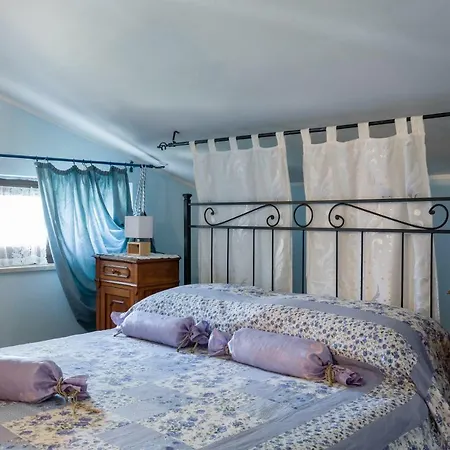 فندق مبيت وإفطار Au Jardin Fleuri 2*