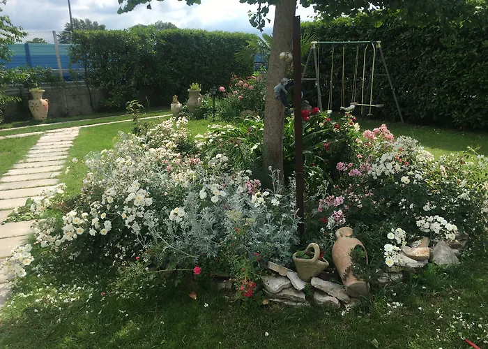Au Jardin Fleuri 2*
